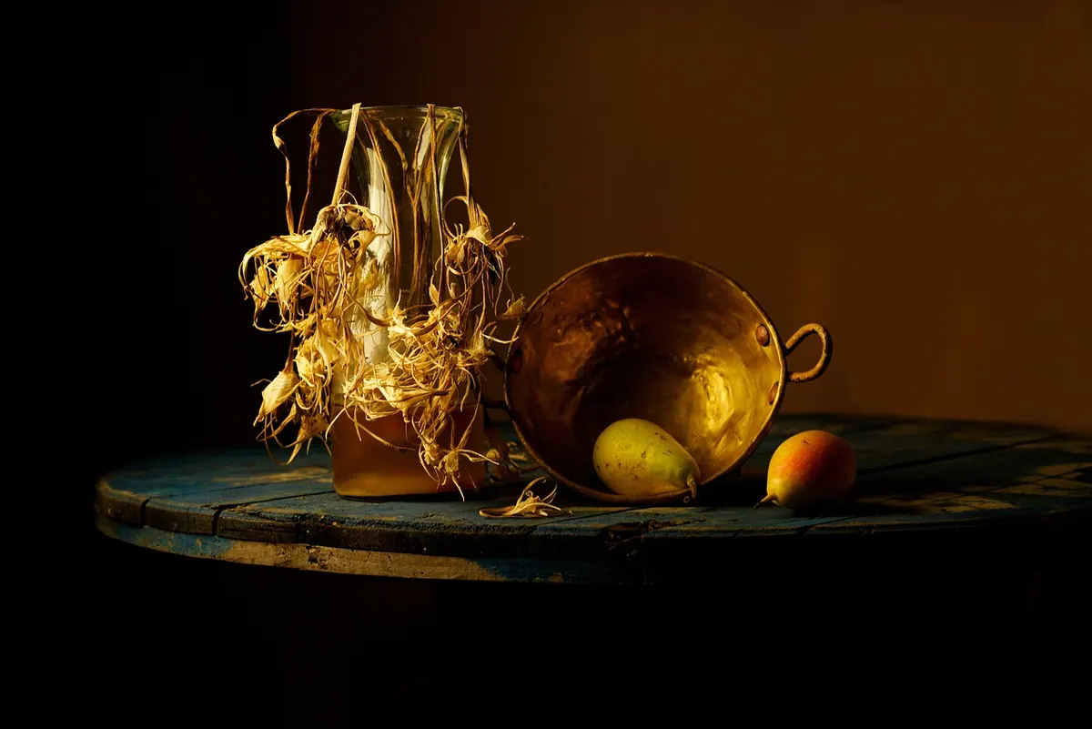 Common Mistakes to Avoid When Arranging Dried Flowers on Your Desk